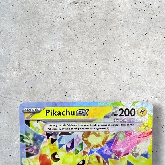 Pikachu ex 057/191 Sv08: Surging Sparks Holo - Picture 6 of 6